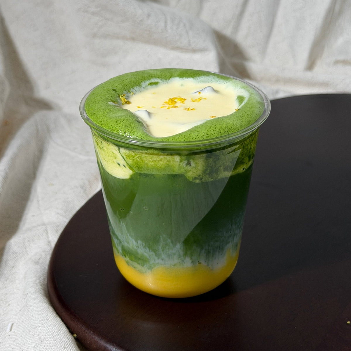 Ľadová matcha s citrónovým krémom a cold foam
